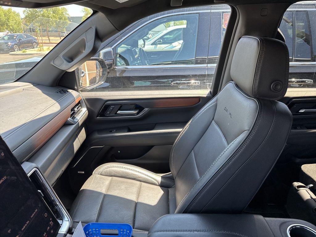 used 2025 GMC Yukon car, priced at $68,500