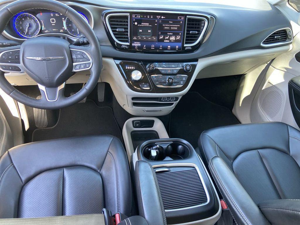 used 2024 Chrysler Pacifica car, priced at $24,996