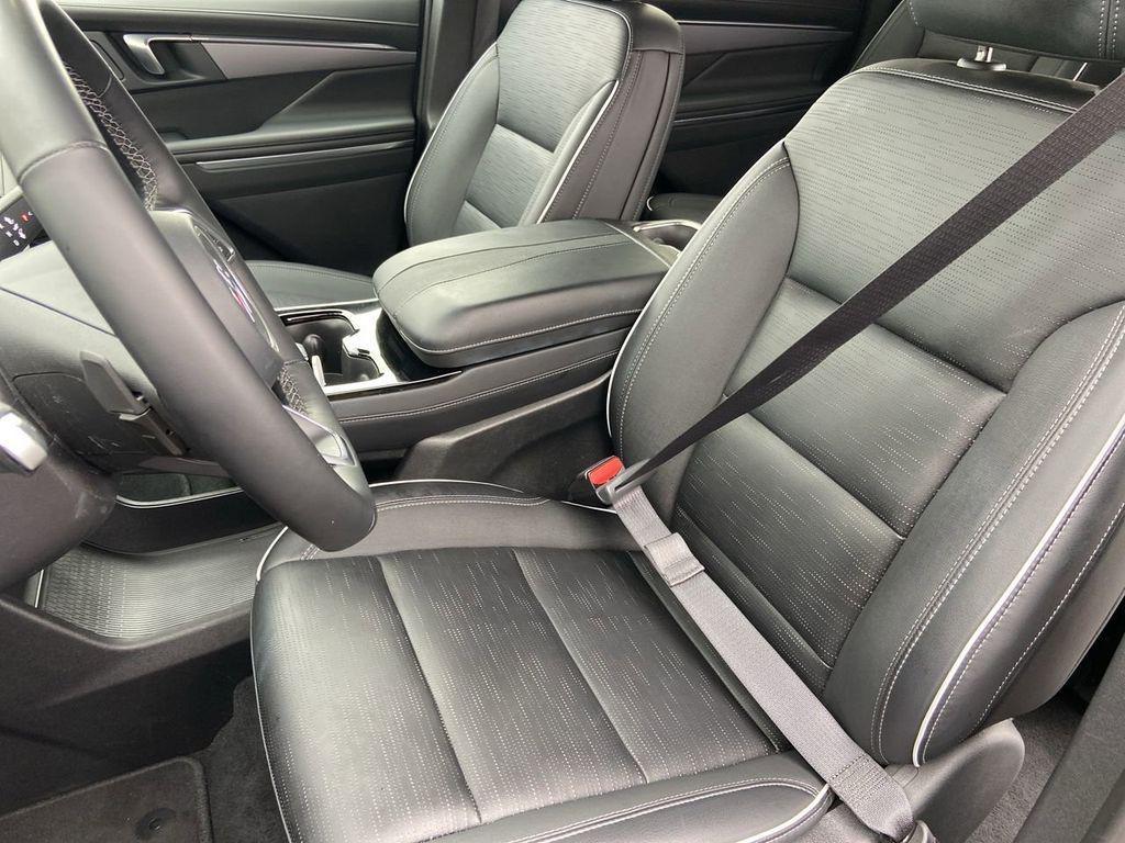 used 2025 Buick Enclave car, priced at $35,789