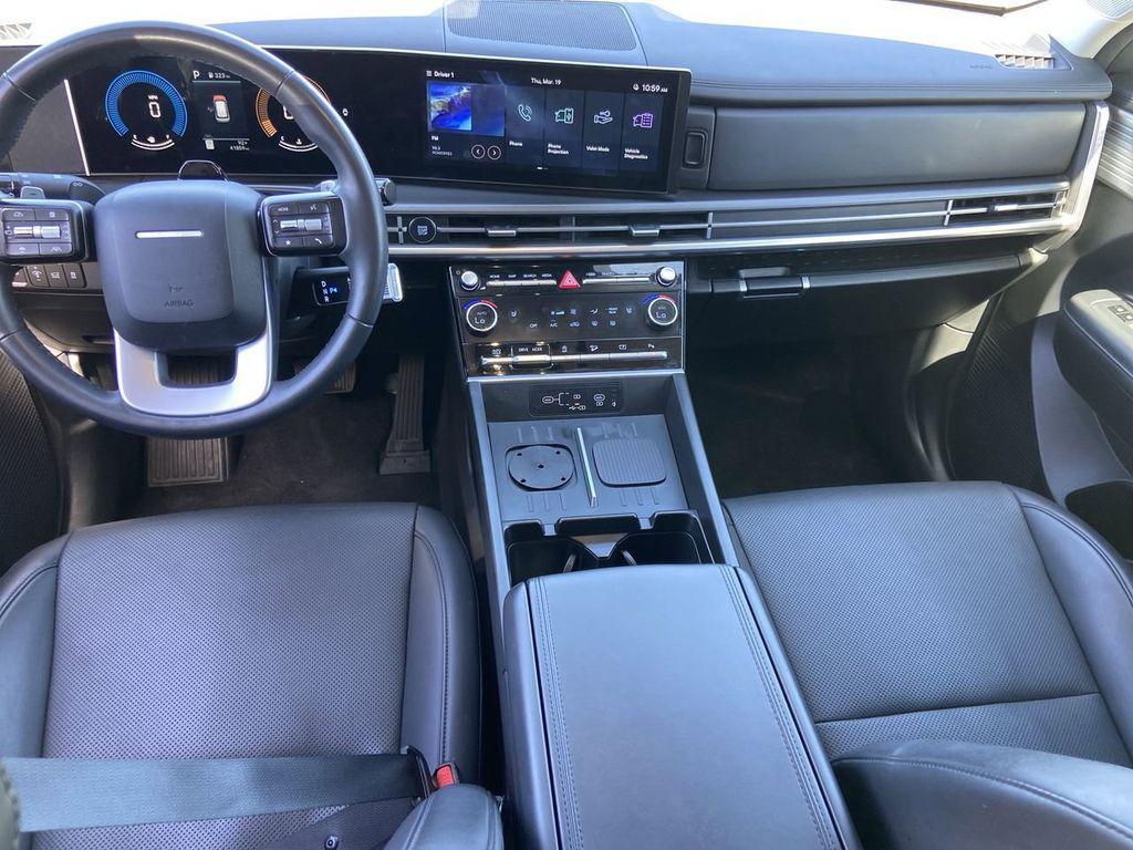 used 2025 Hyundai Santa Fe car, priced at $27,500