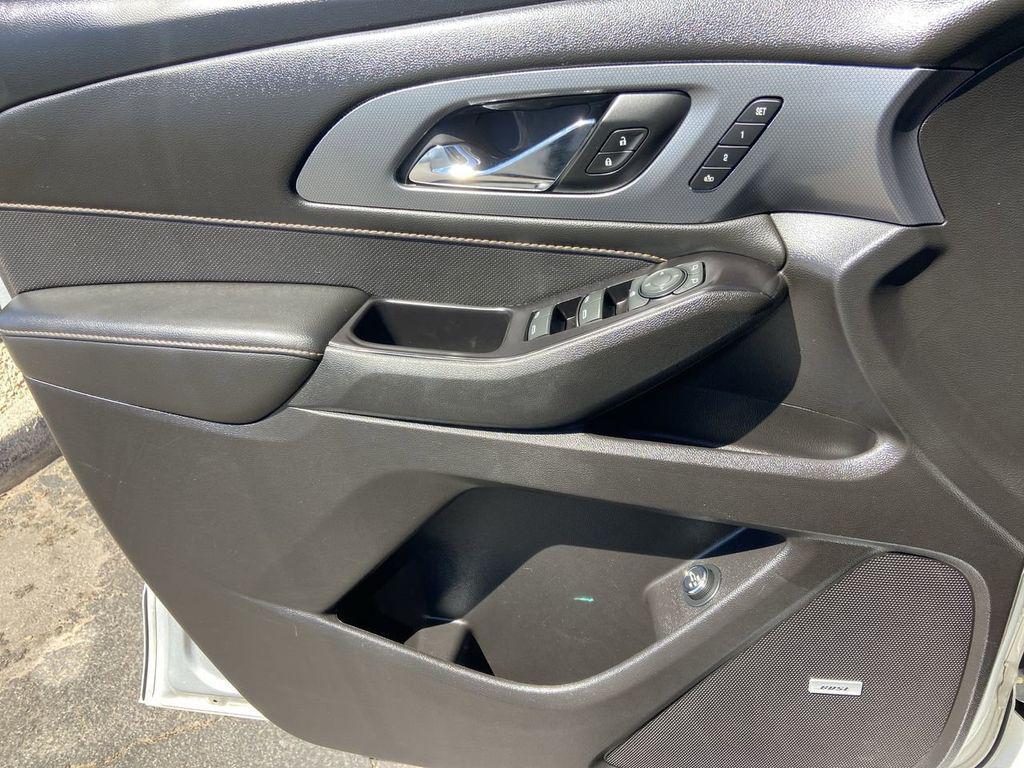 used 2020 Chevrolet Traverse car, priced at $23,300