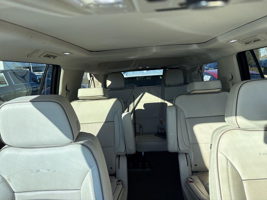 used 2023 GMC Yukon car, priced at $59,900