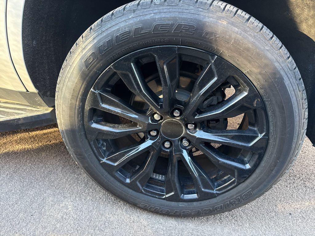 used 2023 GMC Yukon car, priced at $59,900