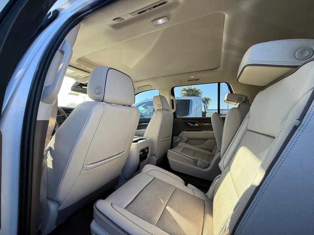 used 2023 GMC Yukon car, priced at $59,900