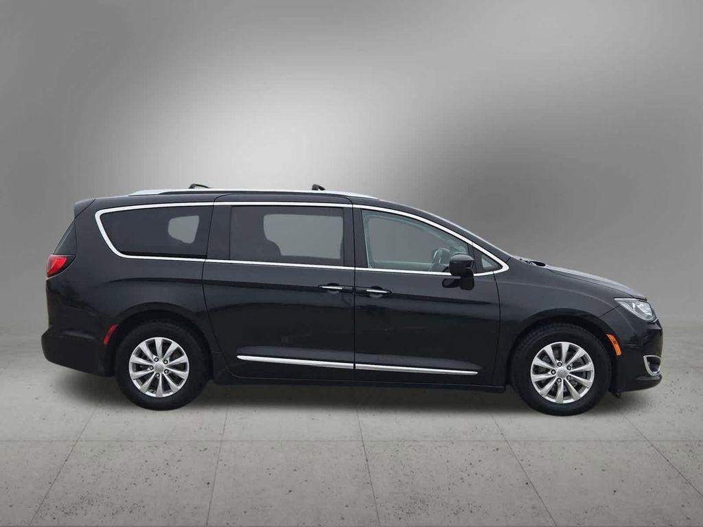 used 2018 Chrysler Pacifica car, priced at $10,492