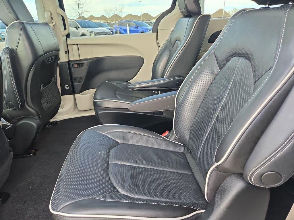 used 2022 Chrysler Pacifica Hybrid car, priced at $28,394