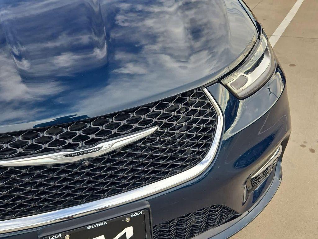 used 2022 Chrysler Pacifica Hybrid car, priced at $28,394
