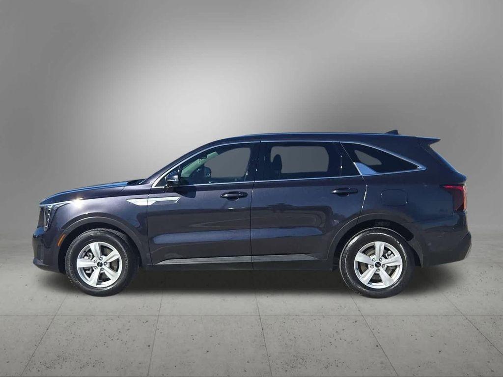 used 2025 Kia Sorento car, priced at $27,694