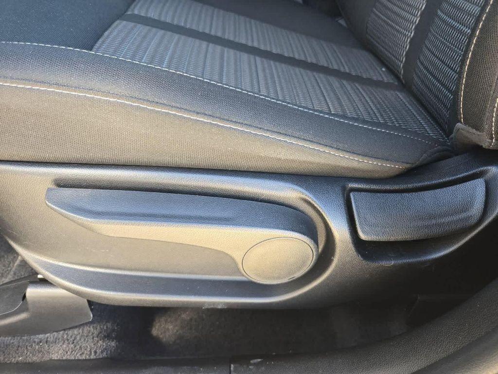 used 2025 Kia Sorento car, priced at $27,694