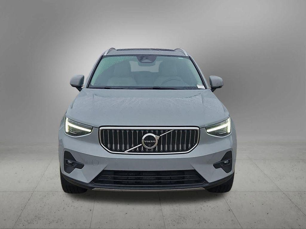 used 2024 Volvo XC40 car, priced at $30,999