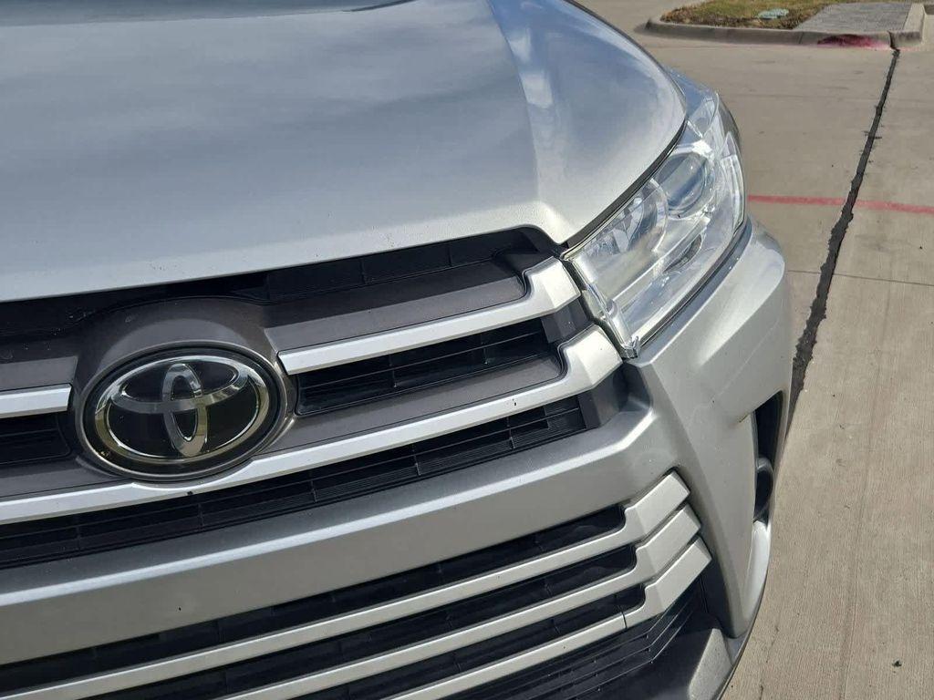 used 2019 Toyota Highlander car, priced at $17,994