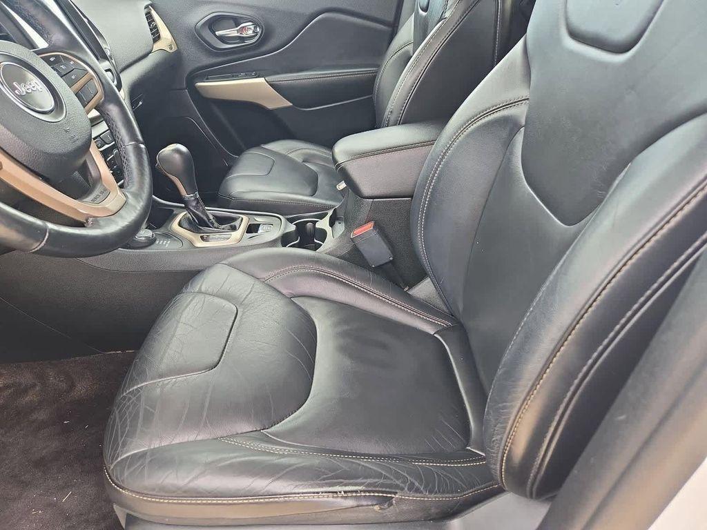 used 2018 Jeep Cherokee car, priced at $10,292