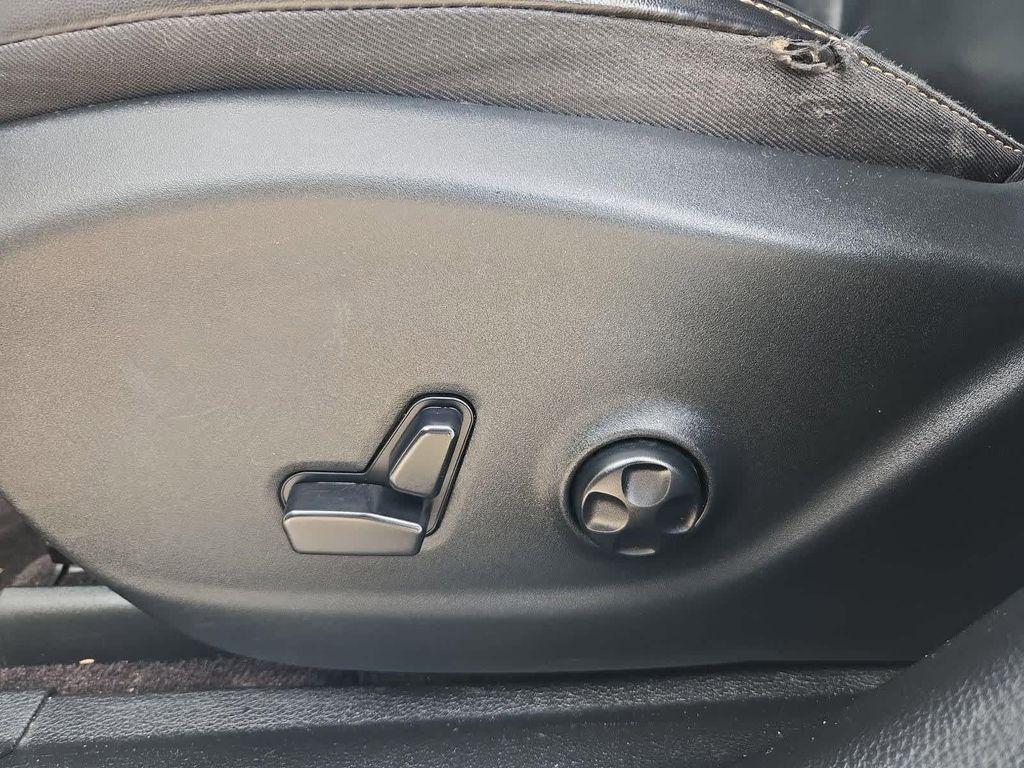 used 2018 Jeep Cherokee car, priced at $10,292