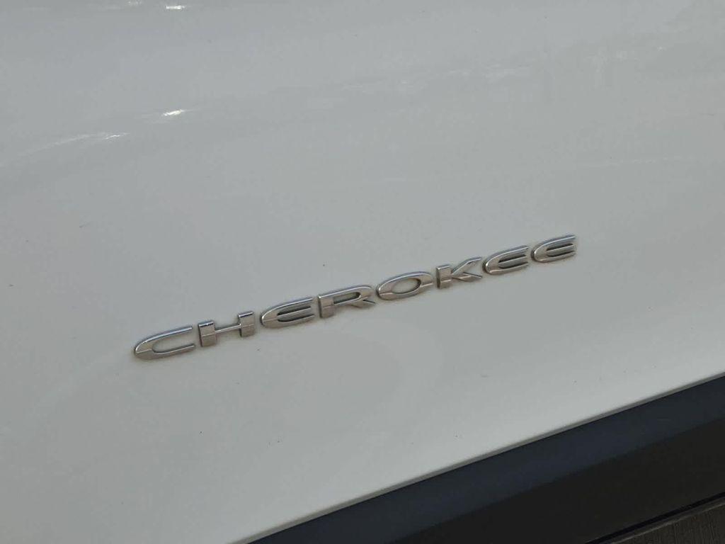used 2018 Jeep Cherokee car, priced at $10,292