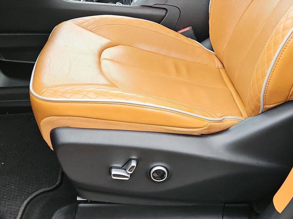 used 2022 Chrysler Pacifica Hybrid car, priced at $25,998