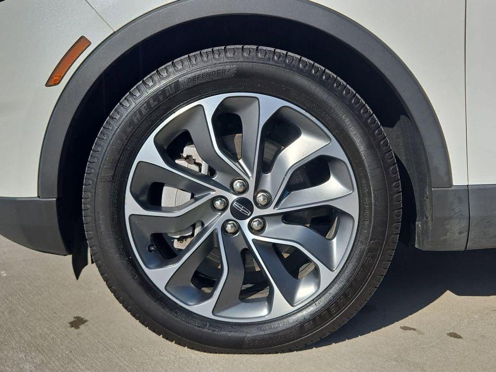 used 2022 Lincoln Nautilus car, priced at $25,796