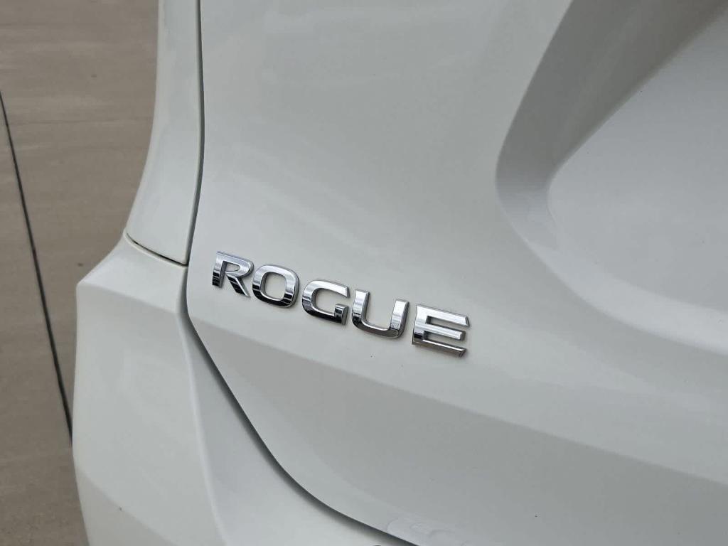 used 2017 Nissan Rogue car, priced at $14,993