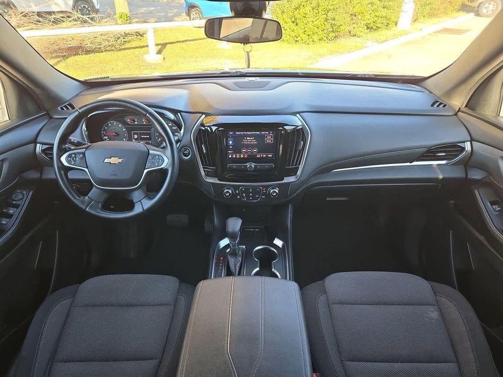 used 2023 Chevrolet Traverse car, priced at $24,298