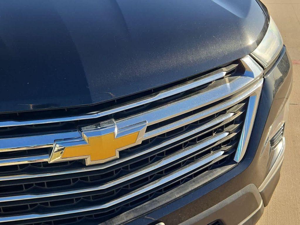 used 2023 Chevrolet Traverse car, priced at $24,298
