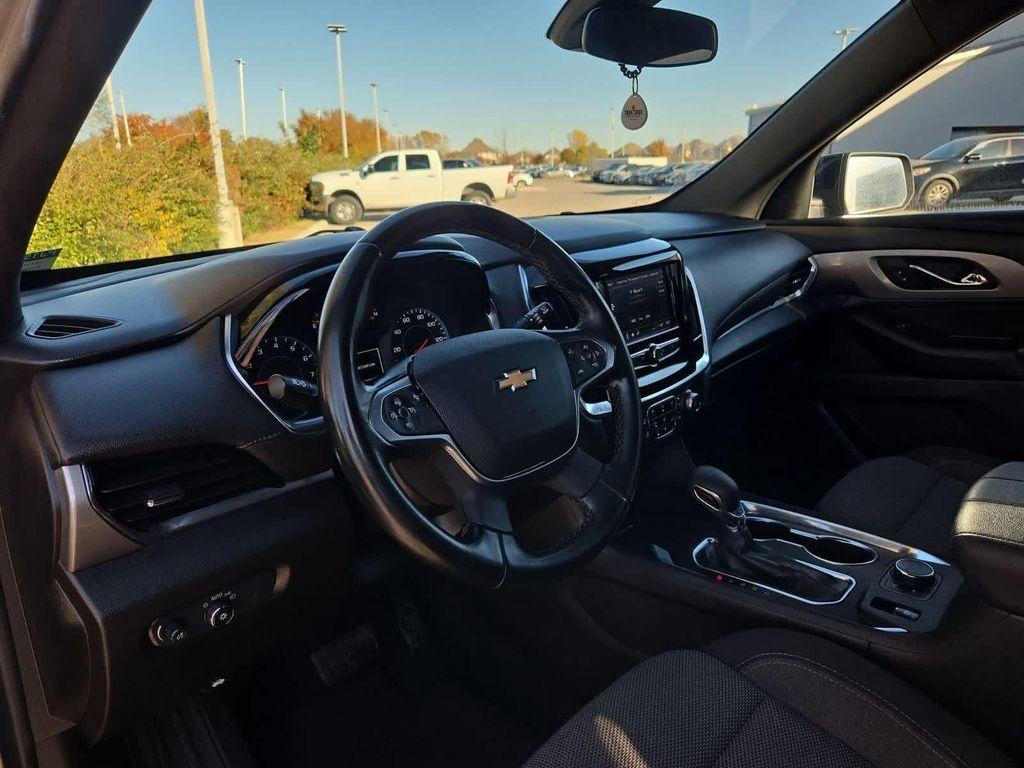 used 2023 Chevrolet Traverse car, priced at $24,298