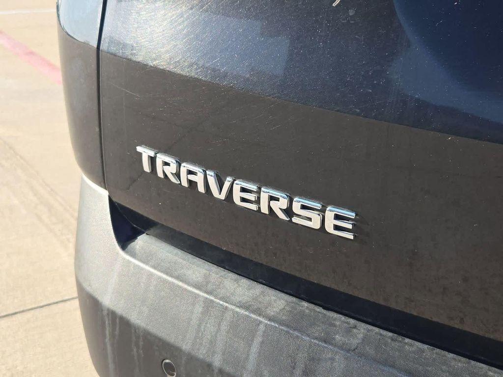 used 2023 Chevrolet Traverse car, priced at $24,298