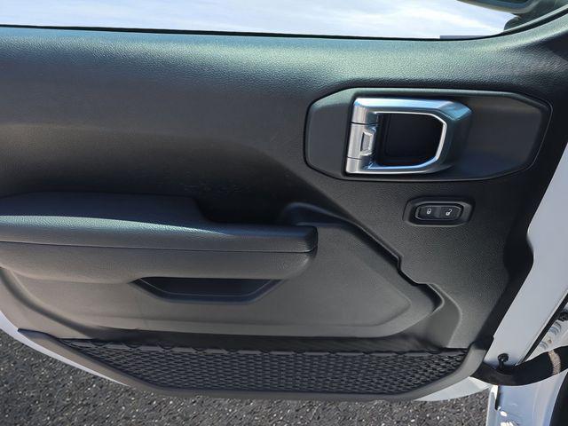 used 2025 Jeep Gladiator car, priced at $34,154