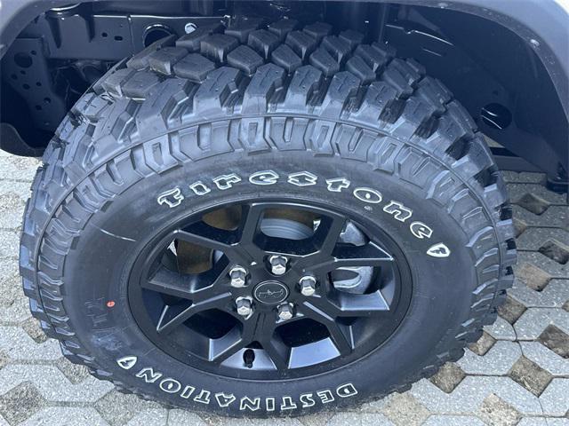 new 2025 Jeep Gladiator car, priced at $45,532