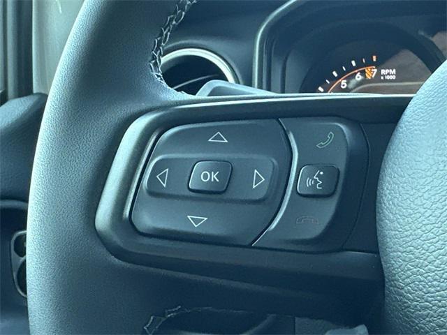 new 2025 Jeep Gladiator car, priced at $45,532