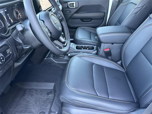 new 2025 Jeep Gladiator car, priced at $45,532