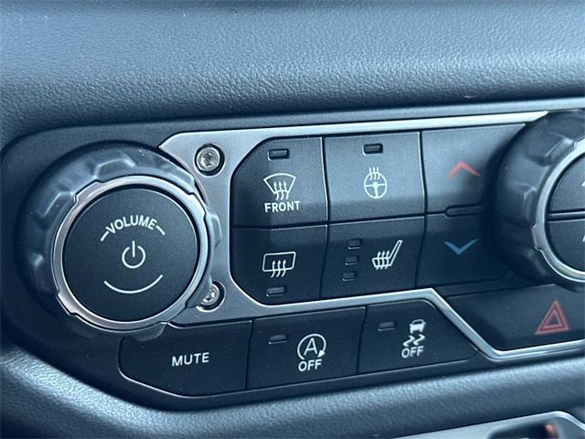 new 2025 Jeep Gladiator car, priced at $45,532