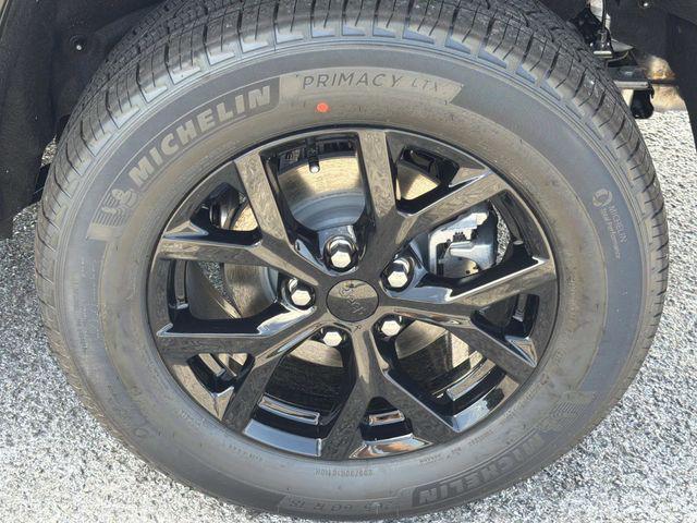 new 2026 Jeep Grand Cherokee car, priced at $45,551