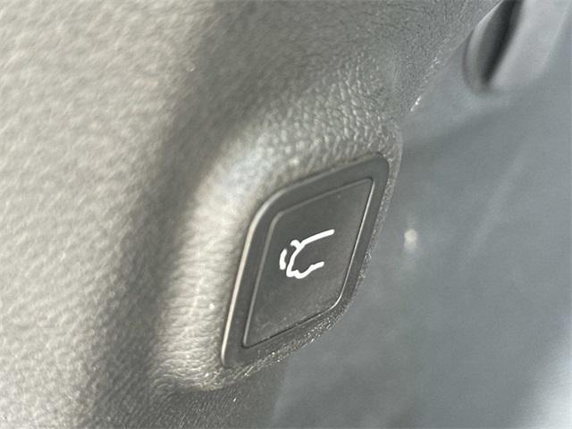 used 2022 Jeep Cherokee car, priced at $20,293