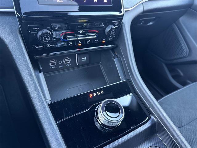 new 2025 Jeep Grand Cherokee car, priced at $39,498