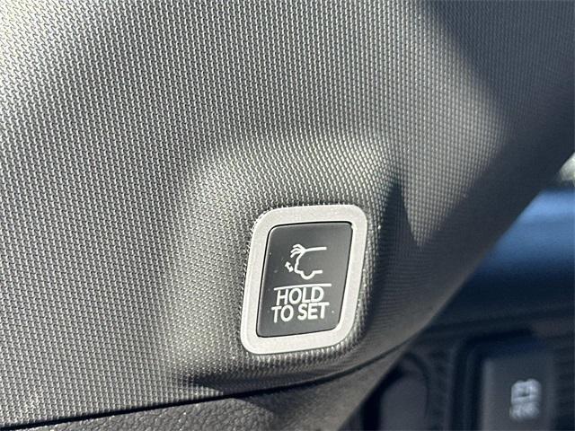 new 2025 Jeep Grand Cherokee car, priced at $37,498