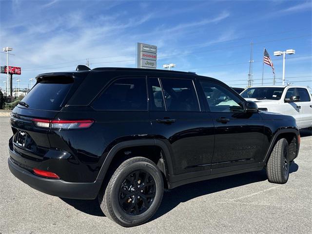 new 2025 Jeep Grand Cherokee car, priced at $37,498