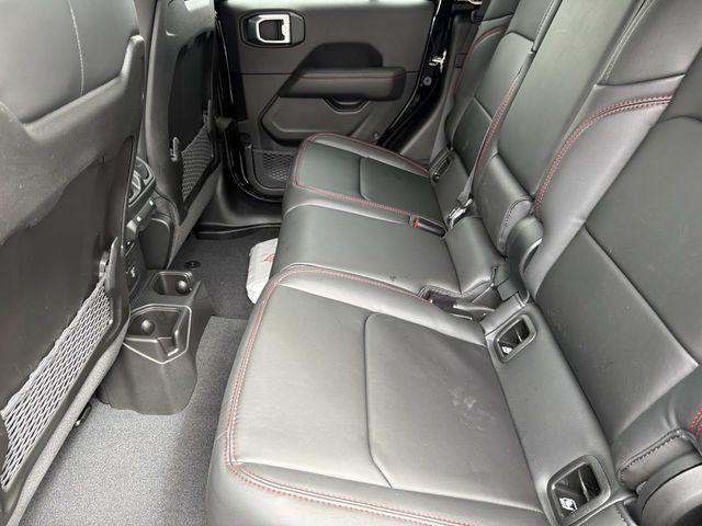 new 2026 Jeep Gladiator car, priced at $61,557