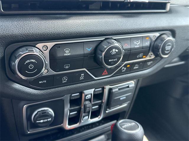 new 2025 Jeep Gladiator car, priced at $42,242