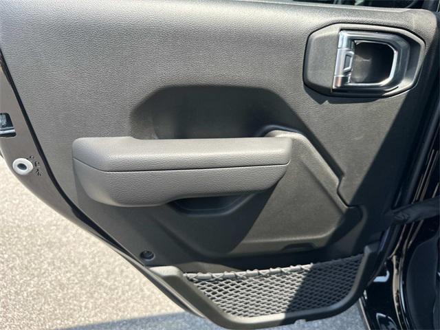 new 2025 Jeep Gladiator car, priced at $42,242