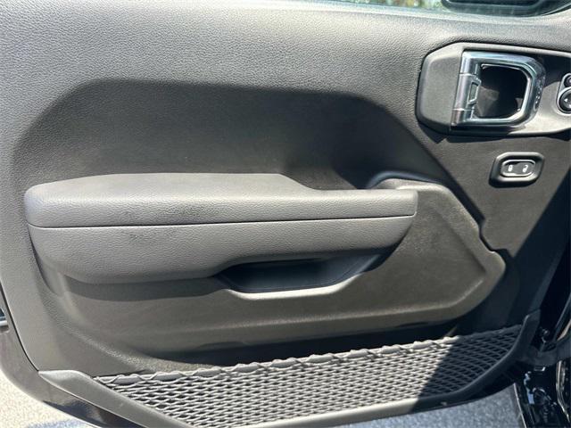 new 2025 Jeep Gladiator car, priced at $42,242