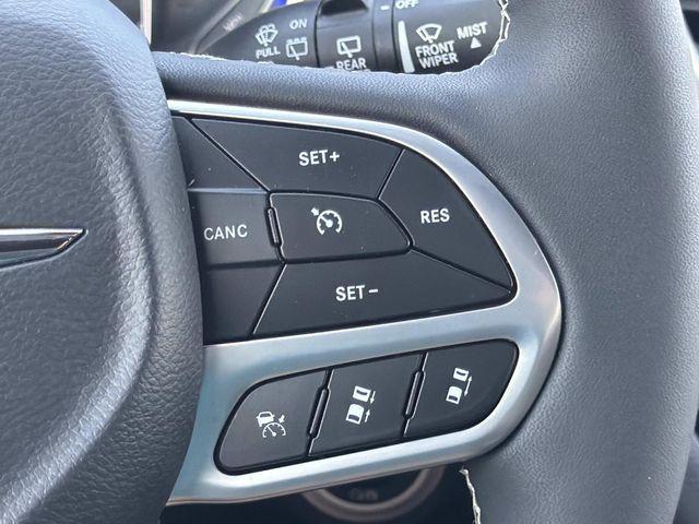 used 2025 Chrysler Pacifica car, priced at $36,555