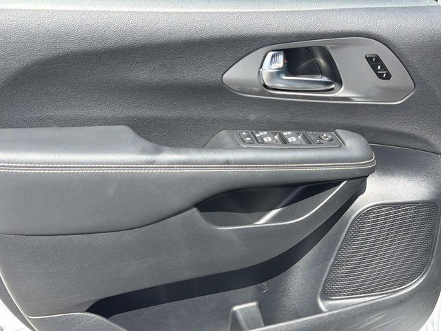 used 2025 Chrysler Pacifica car, priced at $36,555