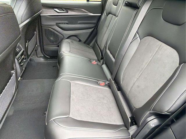 new 2026 Jeep Grand Cherokee car, priced at $47,871