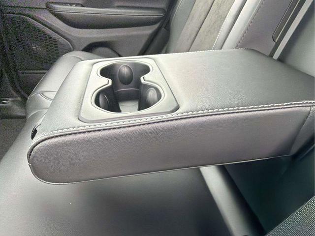 new 2026 Jeep Grand Cherokee car, priced at $48,407