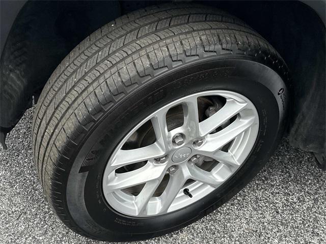 used 2024 Jeep Grand Cherokee car, priced at $31,625