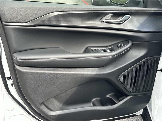 new 2025 Jeep Grand Cherokee car, priced at $35,044