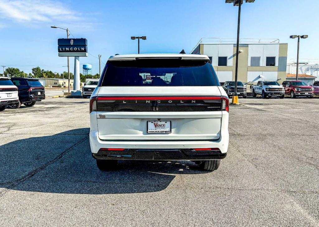 new 2025 Lincoln Navigator car, priced at $98,440