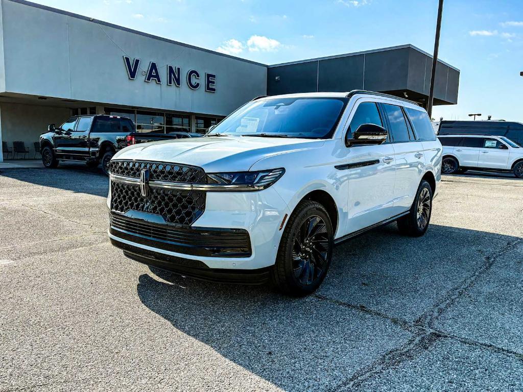 new 2025 Lincoln Navigator car, priced at $98,440