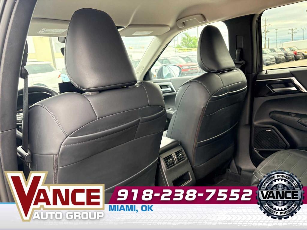 used 2025 Mitsubishi Outlander car, priced at $25,984