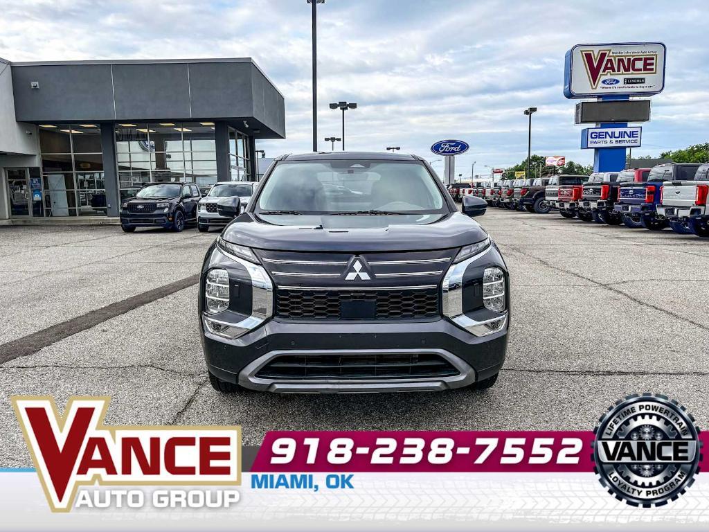 used 2025 Mitsubishi Outlander car, priced at $25,984