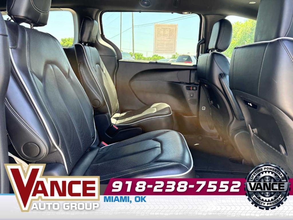 used 2025 Chrysler Pacifica car, priced at $35,886